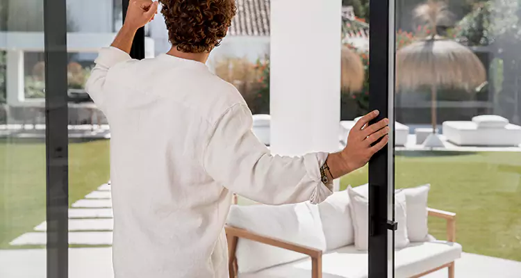 Sliding Screen Door Maintenance for Closing Issues in Palm Valley, FL
